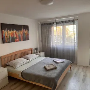 apartment-ella-mare.hotelinzadar.com/